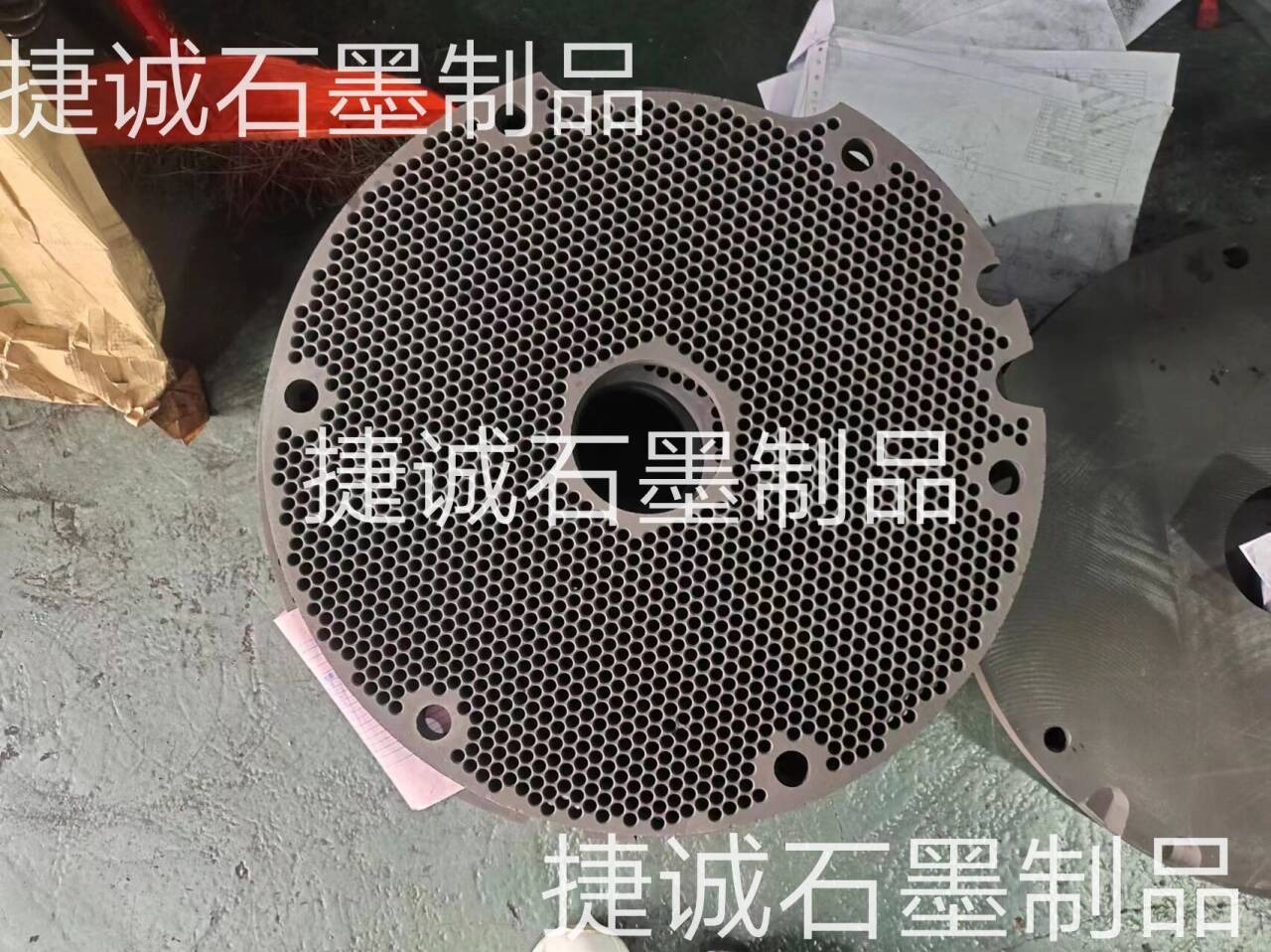 硬質(zhì)合金石墨盤，石墨盤，刀具燒結(jié)石墨盤，石墨盤加工，銅管燒結(jié)石墨盤，燒結(jié)石墨盤，石墨盤加工廠，石墨盤生產(chǎn)廠家，石墨盤廠家